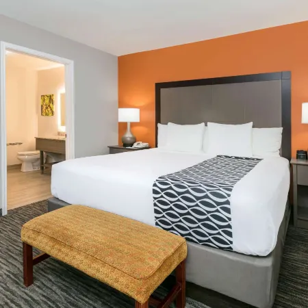 La Quinta Inn & Suites by Wyndham Fredericksburg