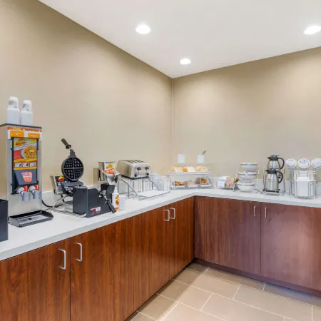 Comfort Inn & Suites Near Ontario Airport