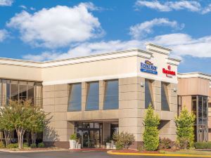 Ramada Plaza by Wyndham Fayetteville Fort Bragg Area