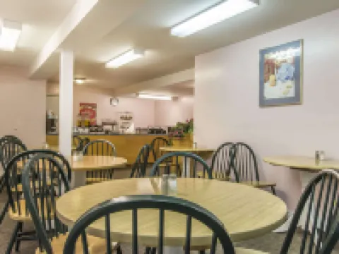 Econo Lodge  Inn & Suites Hotels in Saint John County