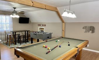 Blue Rooster Inn - Housity