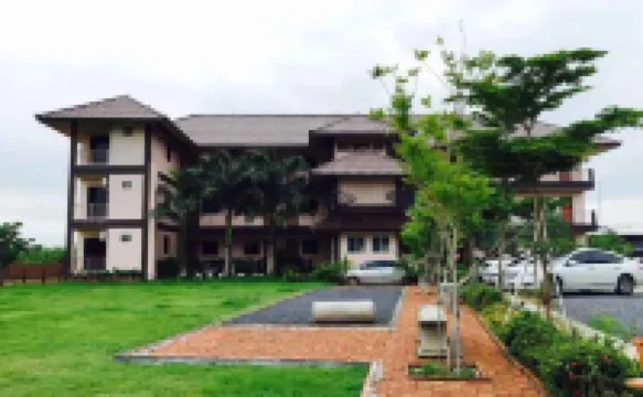 บ้านชมภูรีสอร์ท โรงแรมใกล้วัดมณีวงศ์