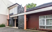 Daily Home Hotels in Cidadap
