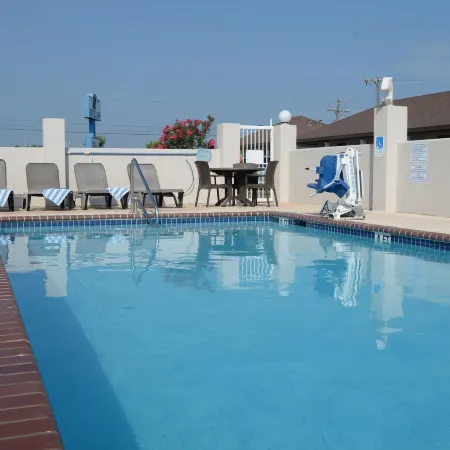Port Isla Inn