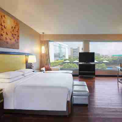Courtyard by Marriott Mumbai International Airport Rooms