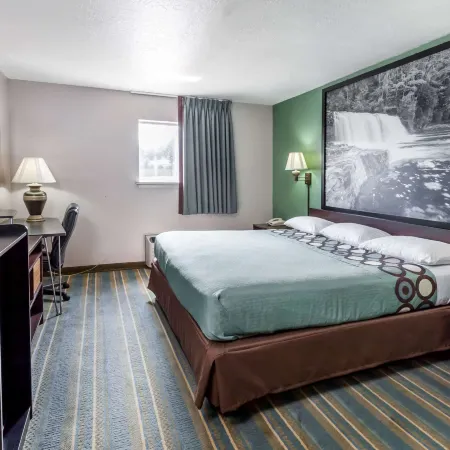 Super 8 by Wyndham Chickasha