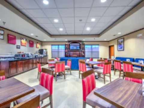 湯博爾醫療中心舒適套房酒店 湯博爾酒店