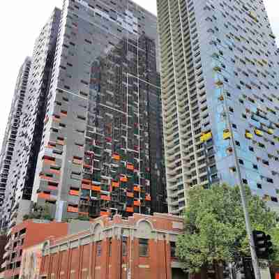 ReadySet Apartments at Madison Hotel Exterior