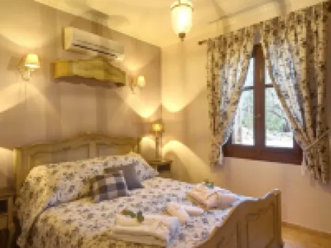 Adastra Ithaca Luxury Suites イタキ島のホテル