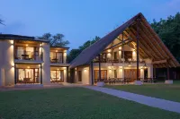 Buckler's Africa Lodge Kruger Park Hotels near NG Kerk Komatipoort