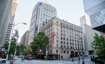 Executive Hotel Pacific
