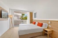 Palmanova Beach Apartments by TRH