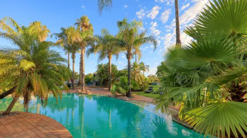 Swan Hill Resort - parking