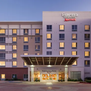 Fairfield Inn & Suites Phoenix Chandler/Fashion Center Hotels near Shopping mall