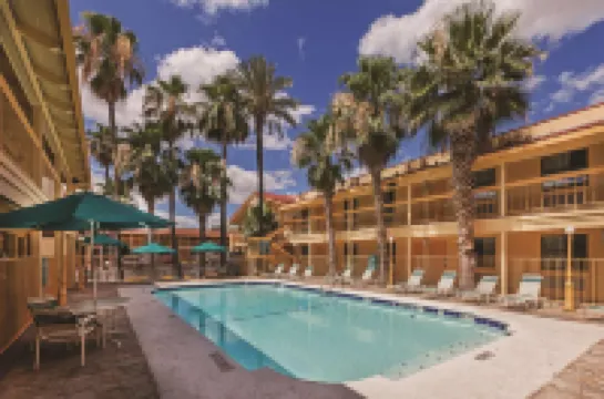 La Quinta Inn by Wyndham Laredo I-35