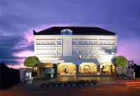 D'Senopati Malioboro Grand Hotel Hotel dekat Titik Nol Yogyakarta