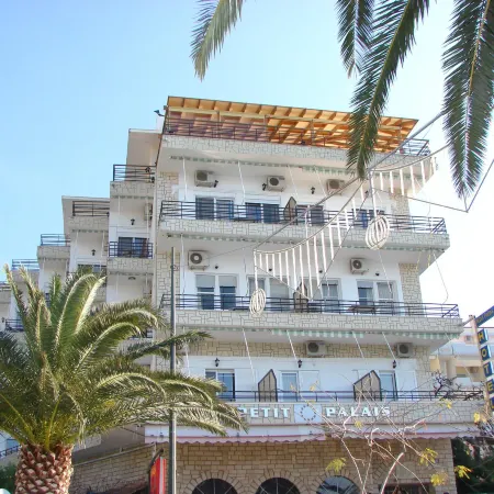 Petit Palais Hotel