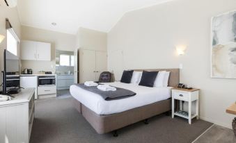 Colonial Court Motor Inn