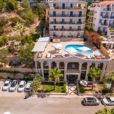 Hera Hotel