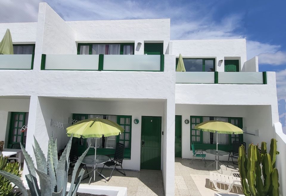 Gueldera Apartments - Valoraciones de hotel de 3 estrellas en Puerto del  Carmen