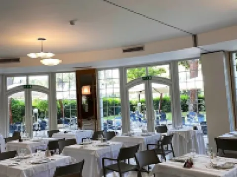 Vittoria Parc Hotel パレセのホテル