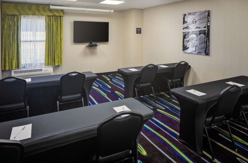 Hampton Inn & Suites Nashville-Airport photo 2