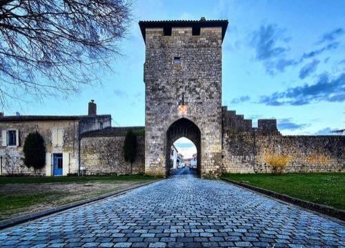 Charmant gîte indépendant au calme tout confort wifi climatisation draps et serviettes incluses - Housity