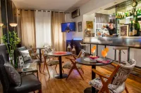 Radio Hotel