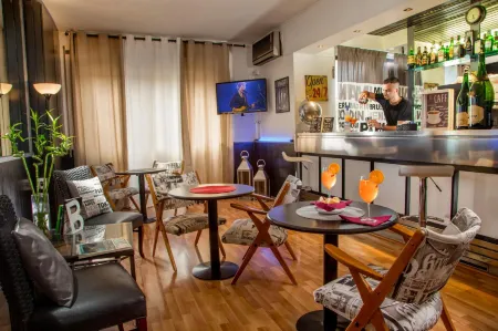 Radio Hotel Отели рядом с достопримечательностью «Pavart»