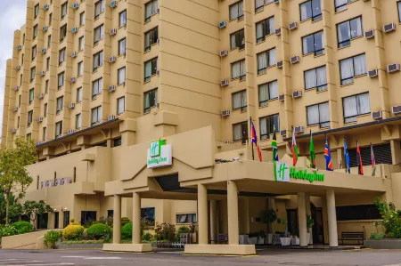 Holiday Inn Harare Отели в г. Хараре