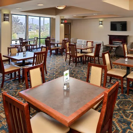 Holiday Inn Express & Suites ALBUQUERQUE HISTORIC OLD TOWN by IHG