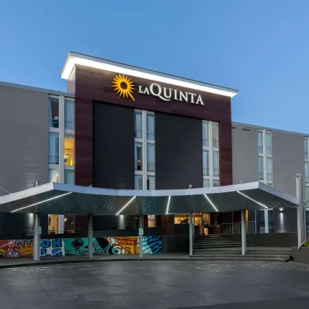 La Quinta Inn & Suites by Wyndham Tulsa Downtown/Route 66