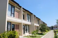 Ladda Bay Village by Tanjung Lesung Beach Hotel & Villa Hotel dekat Pantai Kasvana Beach