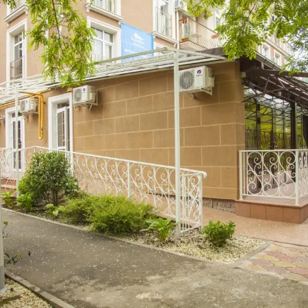 Khosta Garden Hotel (Хоста Гарден)