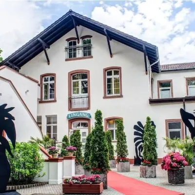 Schlosshotel Molkenkur Отели рядом с достопримечательностью «Корнмаркт»