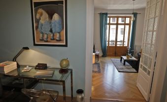 Annecy Elegant Downtown Lakeview Apartment