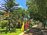 Calinisan Resort Hotel Inc. - Uima-altaat