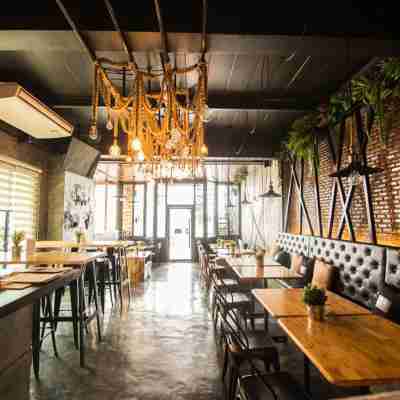 Bed Loft Cafe旅館 Dining/Meeting Rooms