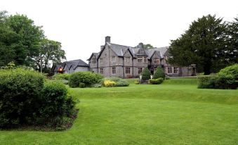 Maes Manor Country Hotel