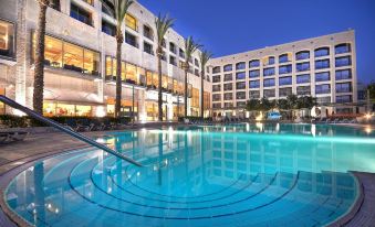 Golden Crown Hotel - Housity