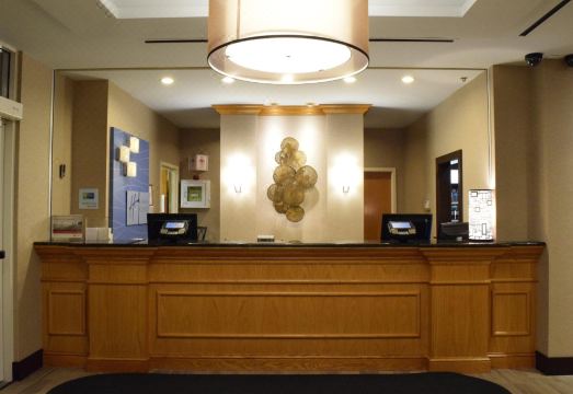 홀리데이 인 익스프레스 실내 수영장