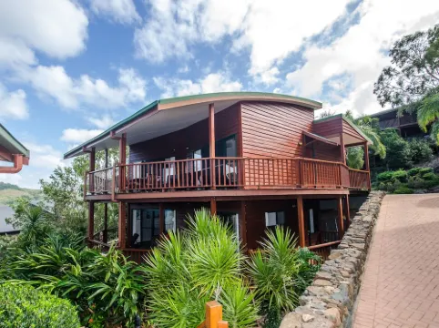 Hamilton Island Holiday Rentals - Casuarina Cove 1