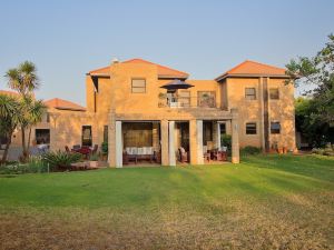 Centurion Golf Suites Boca Walk