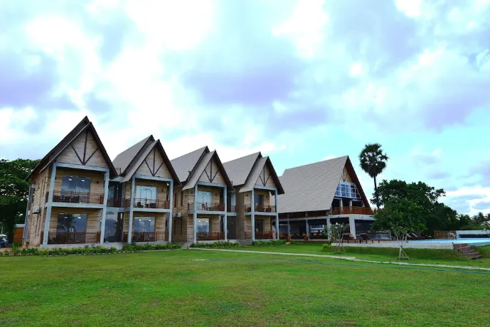 Laya Waves Hotels near The Open University Of Sri Lanka