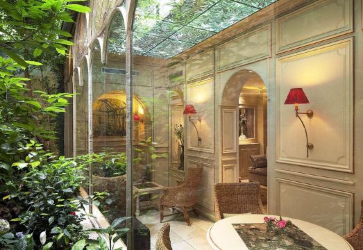 오 마누아 생 제르망 로비