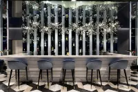 DoubleTree by Hilton Istanbul - Piyalepasa - bar