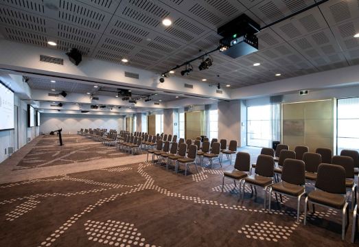 풀먼 애들레이드