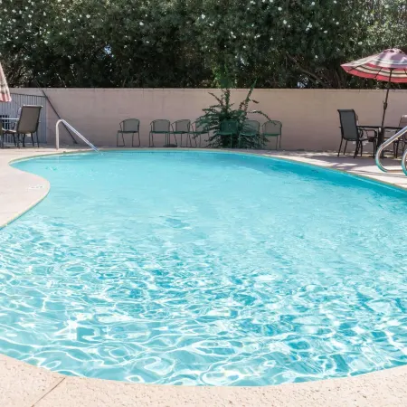 Super 8 by Wyndham Visalia