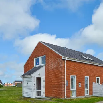 "Nilaus" - 2.3km from the Sea