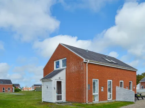 "Nilaus" - 2.3km from the Sea